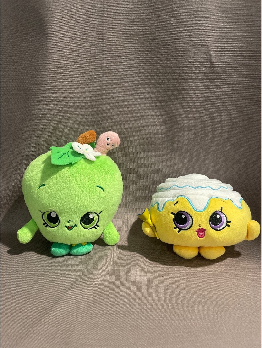 Shopkins Plush Lot Apple Blossom Cupcake Queen 2013 Green Apple Yellow Cupcake